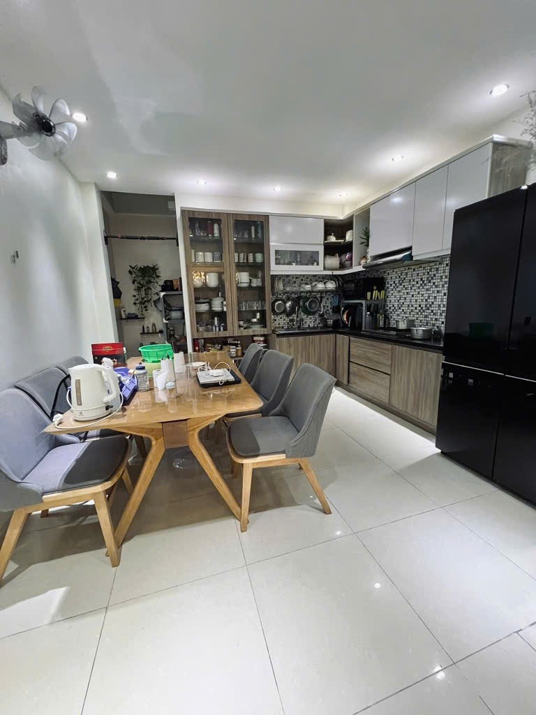 Nhà 3 Tầng, 8.3 Tỷ - Nguyễn Văn Trỗi, 65m2 - Vị Trí Đắc Địa, Pháp Lý Chuẩn
