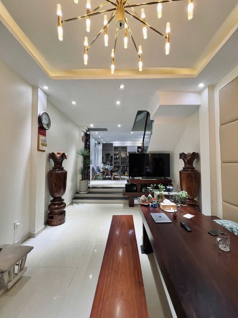 Nhà 3 Tầng, 8.3 Tỷ - Nguyễn Văn Trỗi, 65m2 - Vị Trí Đắc Địa, Pháp Lý Chuẩn