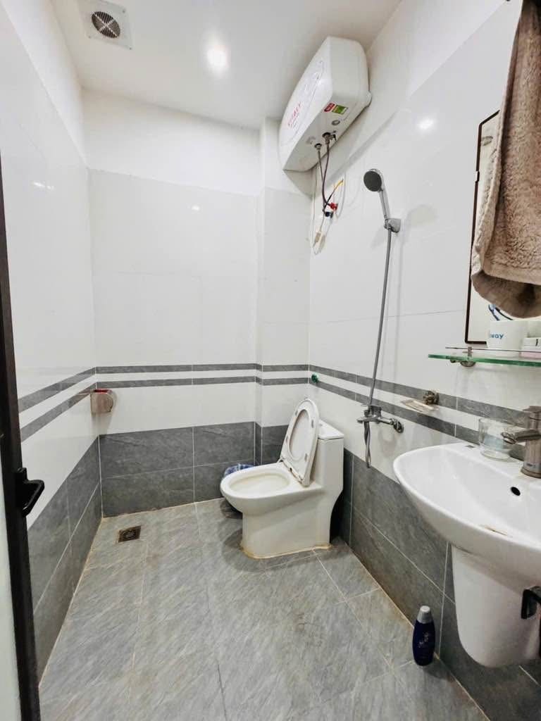 Bán nhà Lê Trọng Tấn - Thanh Xuân: 40m2, 4 Tầng, Giá 7.9 Tỷ - Vị Trí Đắc Địa