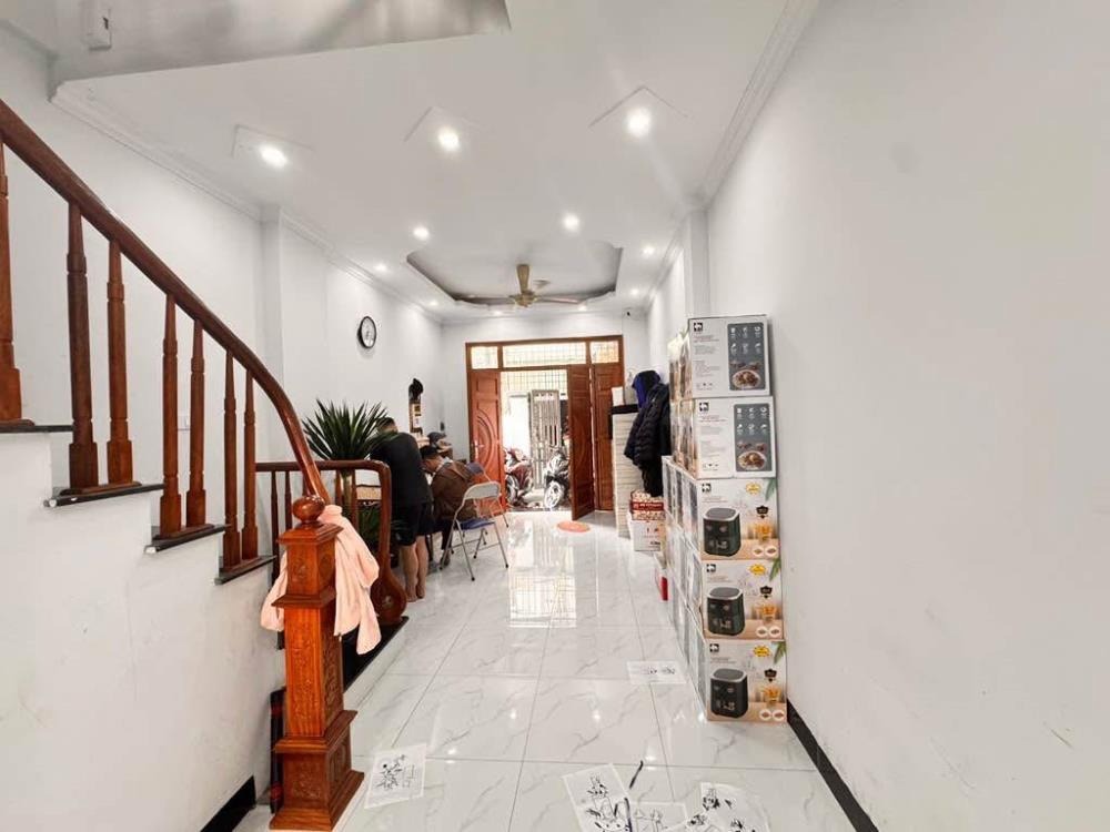 Bán nhà Lê Trọng Tấn - Thanh Xuân: 40m2, 4 Tầng, Giá 7.9 Tỷ - Vị Trí Đắc Địa