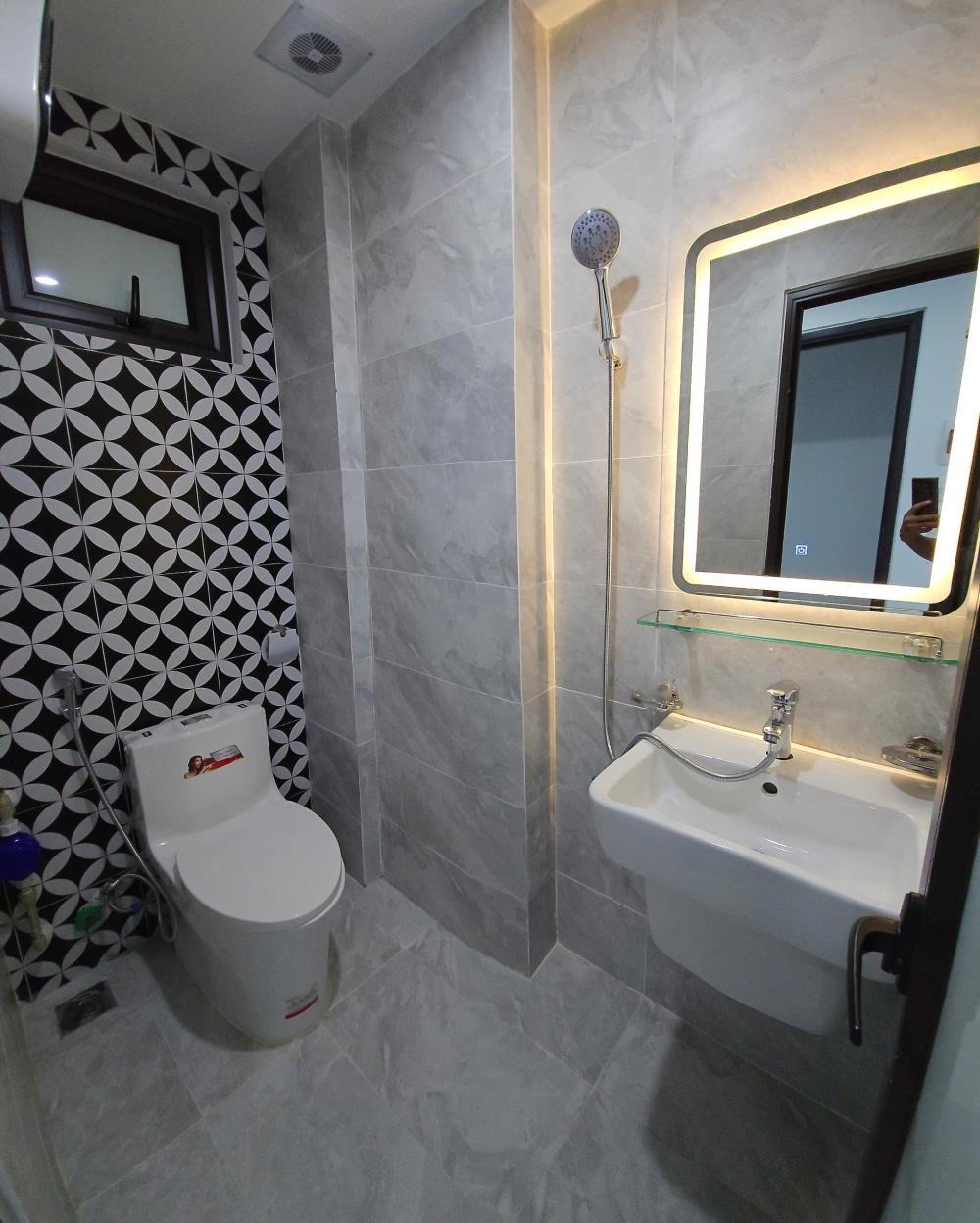 Bán Nhà Dòng Tiền Hoài Đức: 21 Phòng, Sổ Riêng, Lợi Nhuận Cao