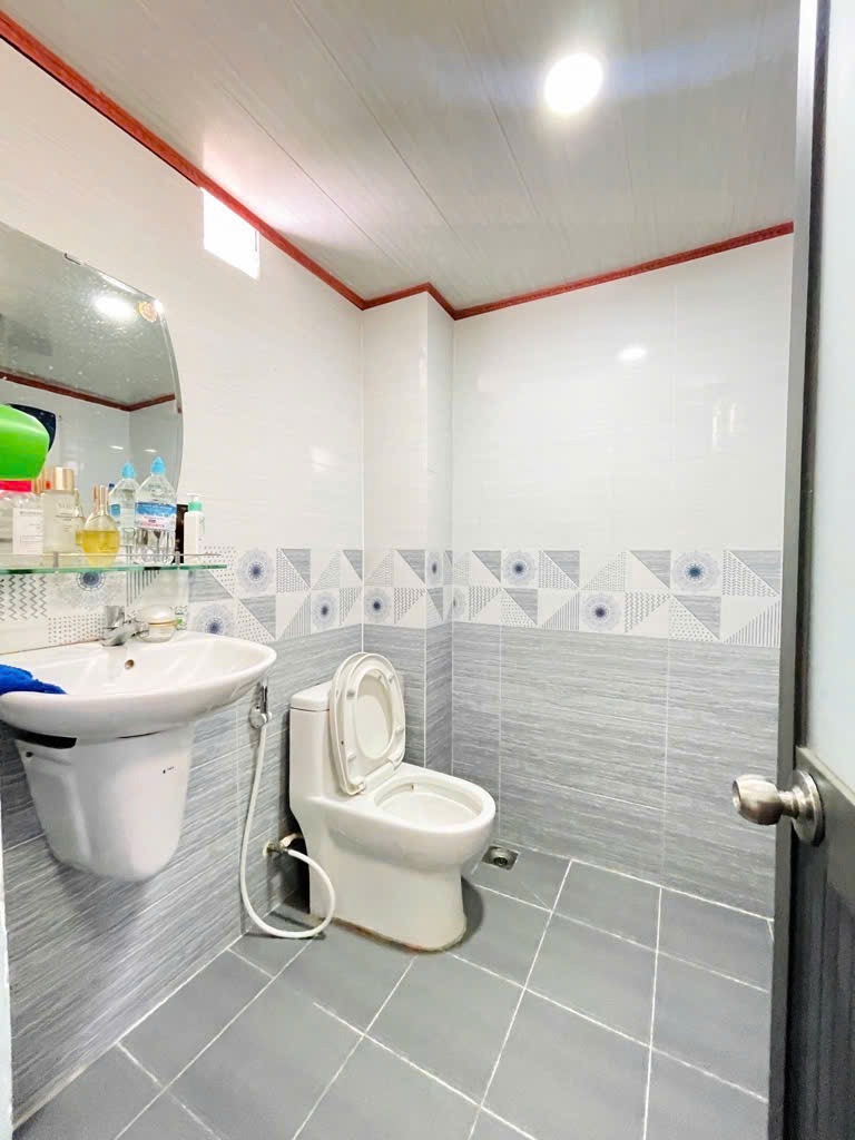 Bán Gấp Nhà Chính Chủ Quận 12 - 71m2, Xe Hơi Vào Tận Nơi - Giá Chỉ 3 Tỷ