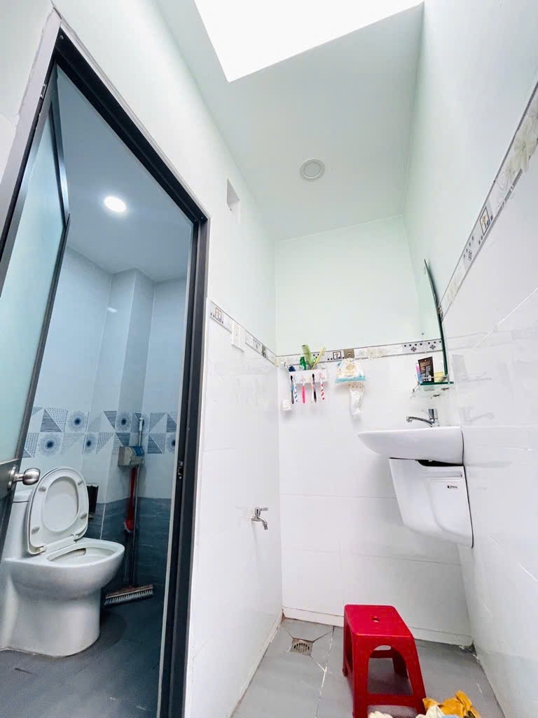 Bán Gấp Nhà Chính Chủ Quận 12 - 71m2, Xe Hơi Vào Tận Nơi - Giá Chỉ 3 Tỷ