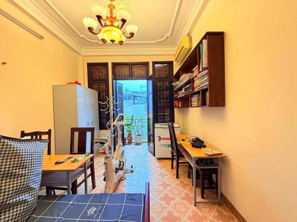 Bán nhà Nguyễn Ngọc Nại 41m2, 5 tầng, Ô tô vào nhà, Giá Tốt