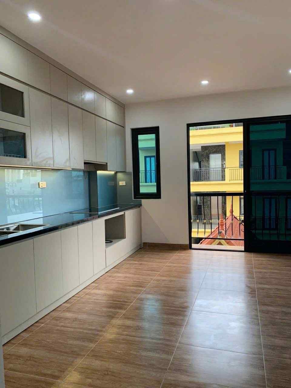 Bán nhà Phương Cảnh, Nam Từ Liêm - 40m2, Ô Tô Đỗ Gần, Giá 8.45 tỷ