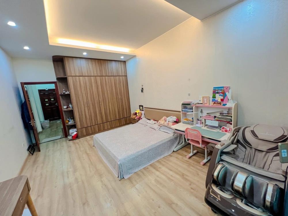 Bán Nhà Hồ Tây - 57m² - Mặt Ngõ Thông - Kinh Doanh - Ô Tô Đỗ