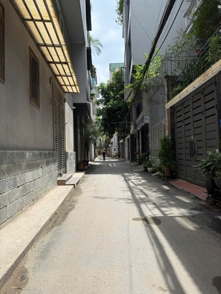 Vĩnh Phúc 5 Tầng - Mặt Tiền Đẹp 4m - Ô Tô Đỗ Cửa - Kinh Doanh Đỉnh