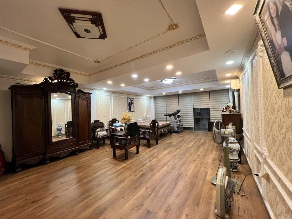 Bán Tòa Văn Phòng Đẹp Nhất Liễu Giai - 100m2 Mặt Tiền - Giá Tốt