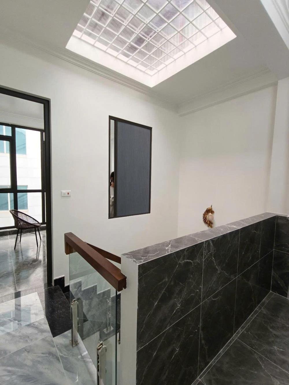 Bán nhà phố Chùa Láng - 46m2 - 4 Tầng - Full Nội Thất - 10.9 Tỷ