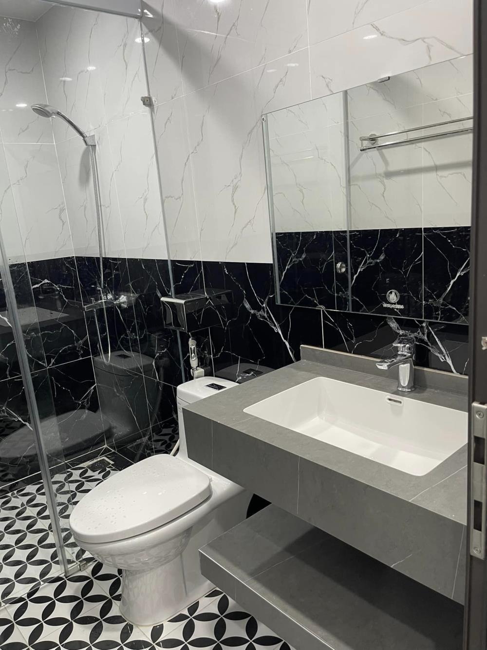 Bán Gấp Nhà Lê Trọng Tấn - Gleximco - 30m² - Giá 4.9 Tỷ