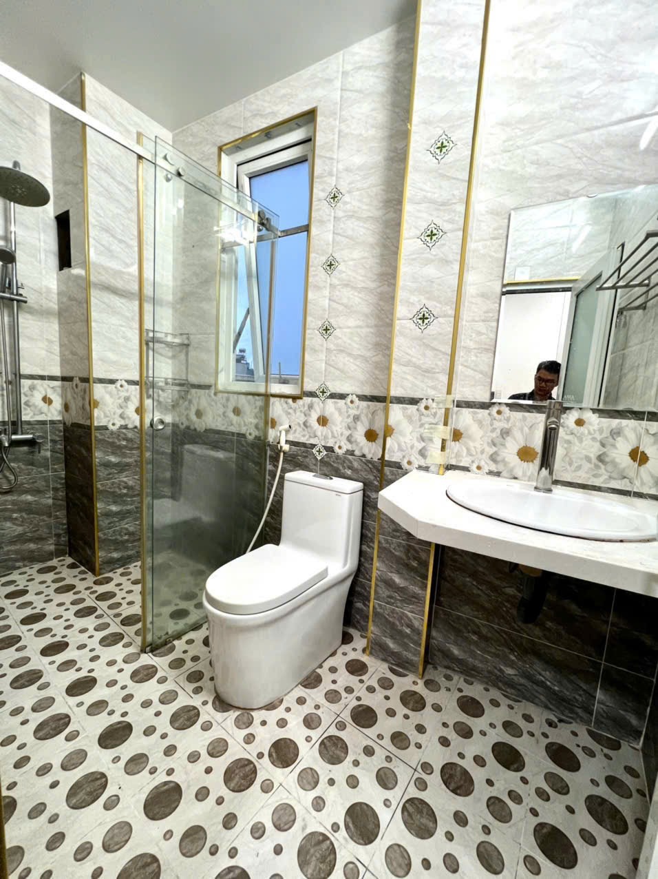 Bán nhà Q12, 10x6, 5 Tầng, Gần Đại Học GTVT - Giá 5.15 Tỷ
