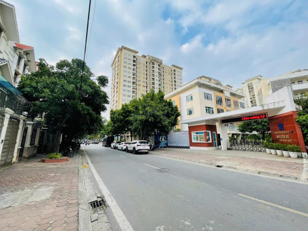 Biệt Thự 4PN, 5WC, 180m2 KĐT Trung Văn - Giá 48.5 Tỷ - Nguyễn Vân Trang 0907023278