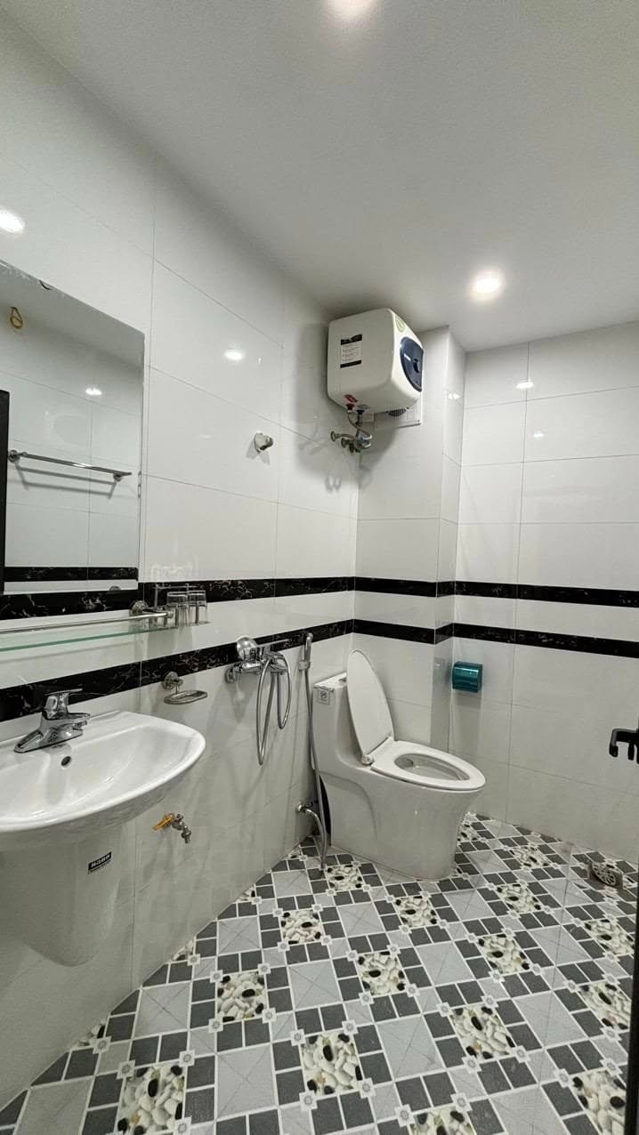 Siêu phẩm Quang Tiến Đại Mỗ: Nhà 5 Tầng, Oto Đỗ, Giá 5 Tỷ 75