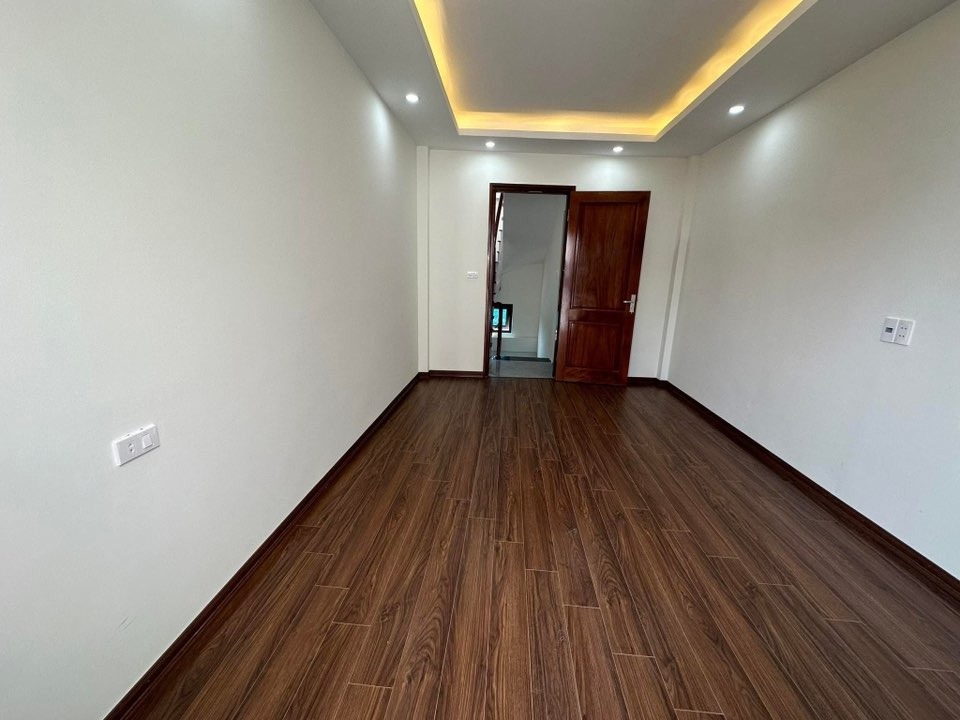 Nhà Tây Mỗ 5 Tầng, Oto Đỗ Cửa, Gần Hồ Điều Hòa - Giá 4 tỷ+