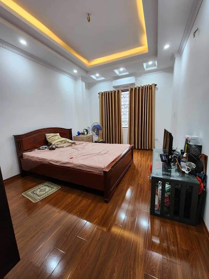 Lô Góc Hiếm Họa Mặt Tiền 75m2, Ô Tô Đỗ Cửa - Vị Trí Đắc Địa
