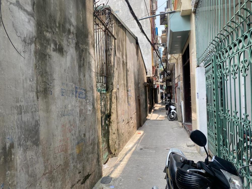 Bán nhà cấp 4 doãn kế thiện, Cầu Giấy: Ngõ thông, ô tô gần, Sổ vuông đẹp