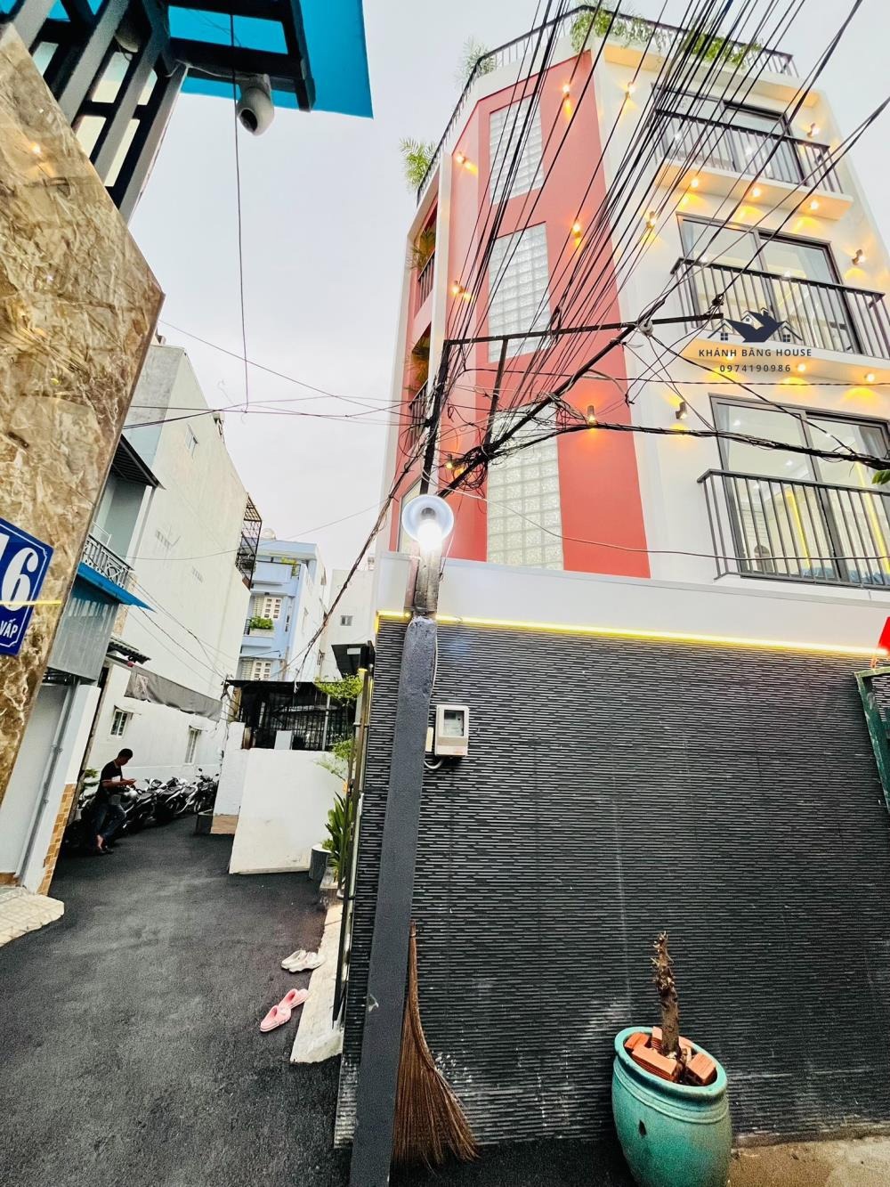 Bán Nhà 1 Trệt 3 Lầu Huyện Hóc Môn - 90m2, SHR - Vị Trí Đắc Địa
