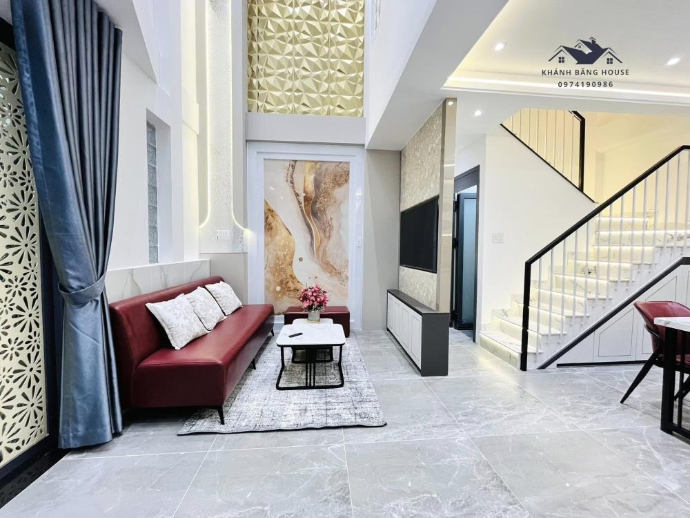 Bán Nhà 1 Trệt 3 Lầu Huyện Hóc Môn - 90m2, SHR - Vị Trí Đắc Địa
