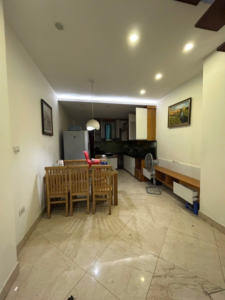 Bán Nhà Phân Lô Hà Nội 50m2, Ô Tô Đỗ Cửa - Giá 15 Tỷ