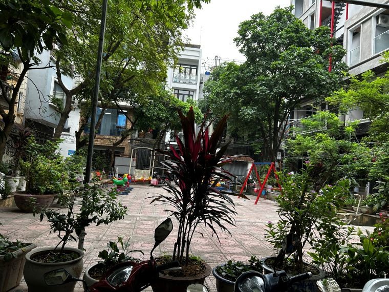 Bán Nhà Phân Lô Hà Nội 50m2, Ô Tô Đỗ Cửa - Giá 15 Tỷ