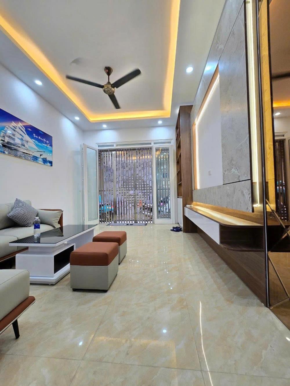 Nhà phố Kim Giang Full Nội Thất - 4 Tầng, 8 tỷ - Vị trí Đẹp