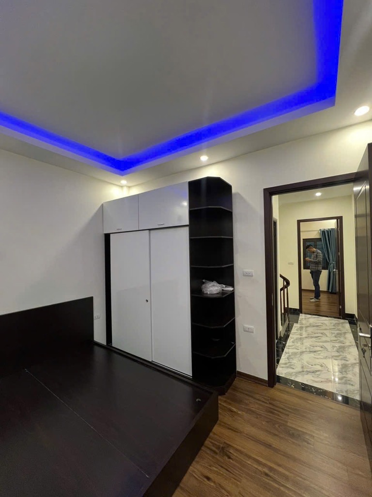 Bán Nhà 4 Tầng - Từ Liêm: 35m2 - Vị Trí Trung Tâm - Giá 6.7 Tỷ