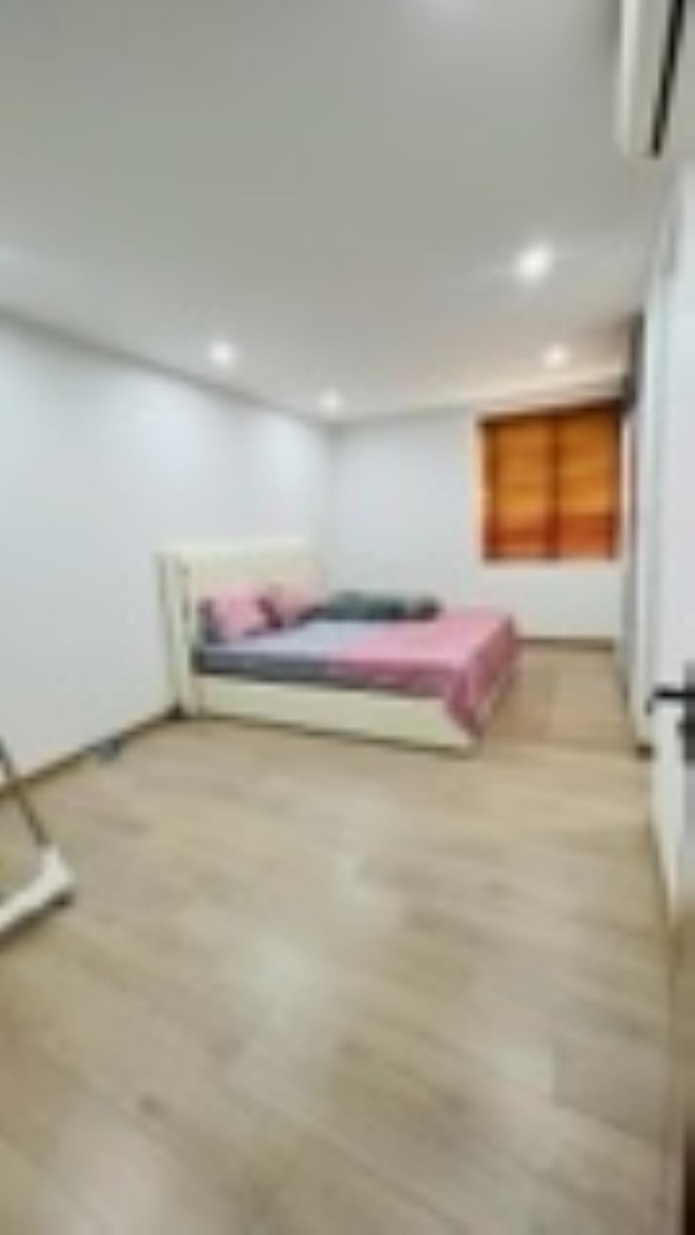 Nhà phố Trần Phú Hà Đông - Góc đẹp - Ô tô vào cửa - Kinh doanh đắt khách - Giá chỉ 11 tỷ