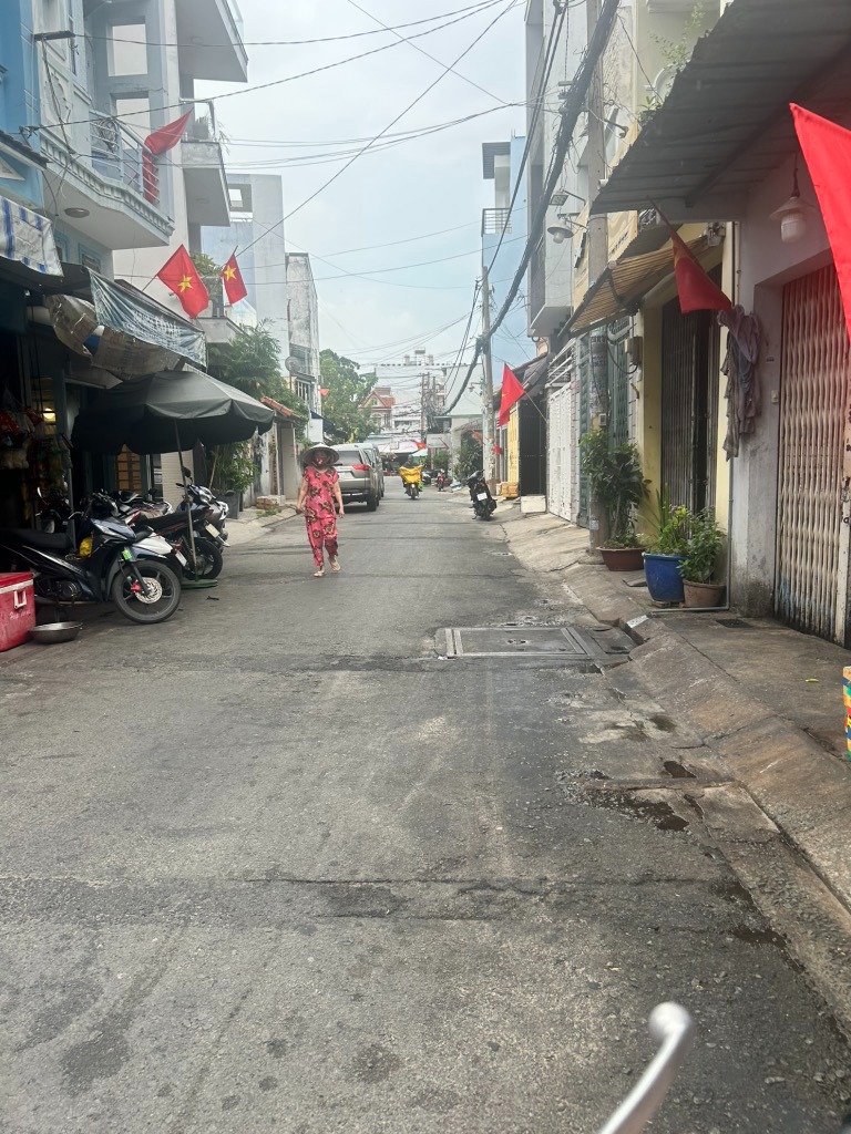 Nhà đẹp, giá tốt - Hẻm ô tô 6m, gần ĐH Công Thương TP.HCM