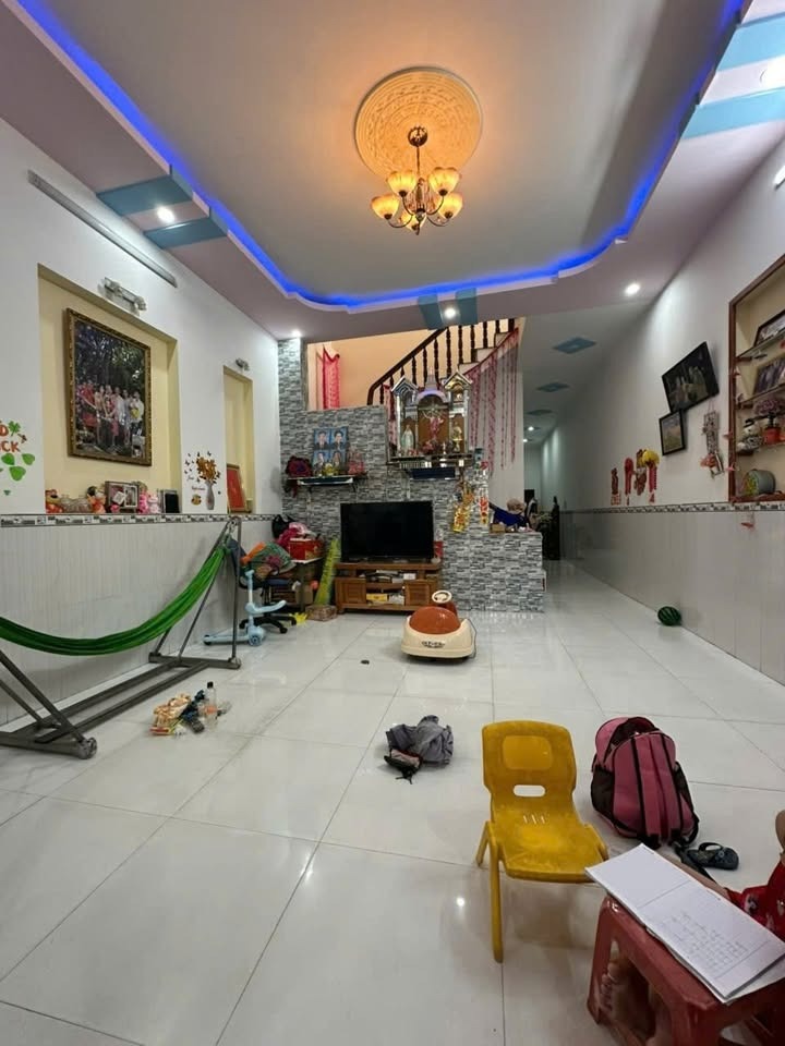 Bán Nhà Mặt Tiền Hóc Môn - 1 Trệt 1 Lầu, 90m2, SHR - 0588375919