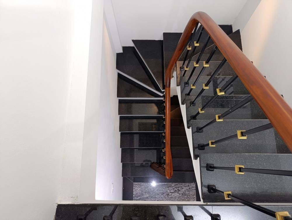 Nhà Phố 5 Tầng Full Nội Thất, Phân Lô, Ô Tô Đỗ Cửa - Giá 4.46 Tỷ