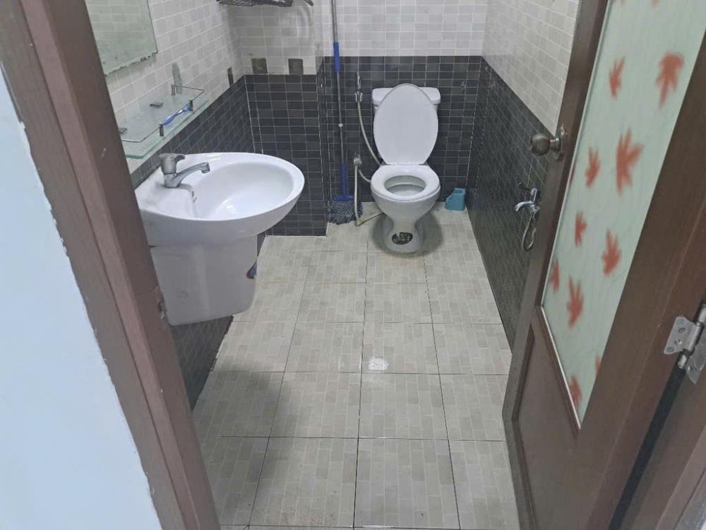 Bán Nhà Quận 7 - 57m² - 4PN - 6.8 Tỷ - Hẻm Xe Hơi