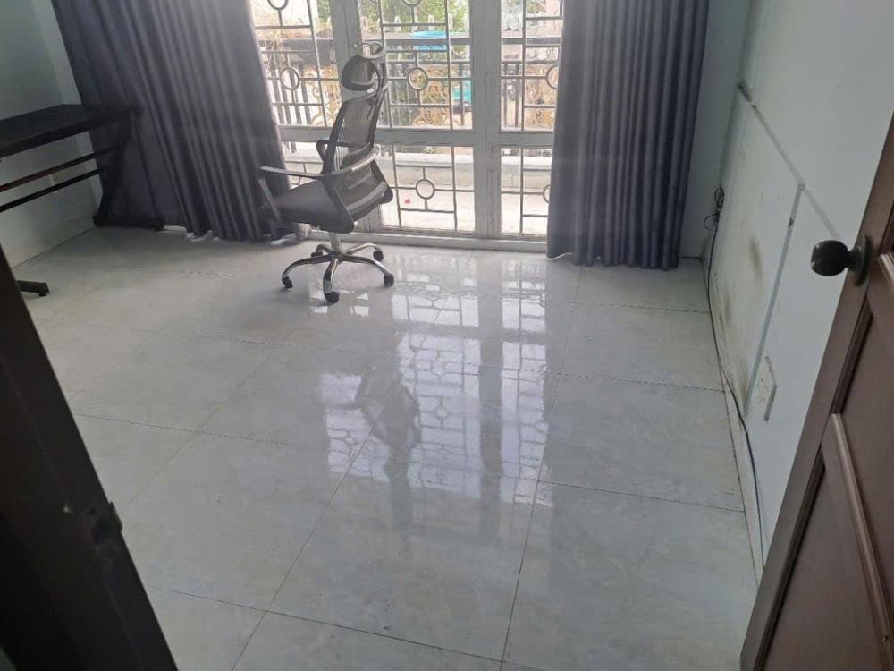Bán Nhà Quận 7 - 57m² - 4PN - 6.8 Tỷ - Hẻm Xe Hơi