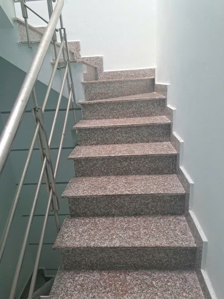Bán Nhà Quận 7 - 57m² - 4PN - 6.8 Tỷ - Hẻm Xe Hơi