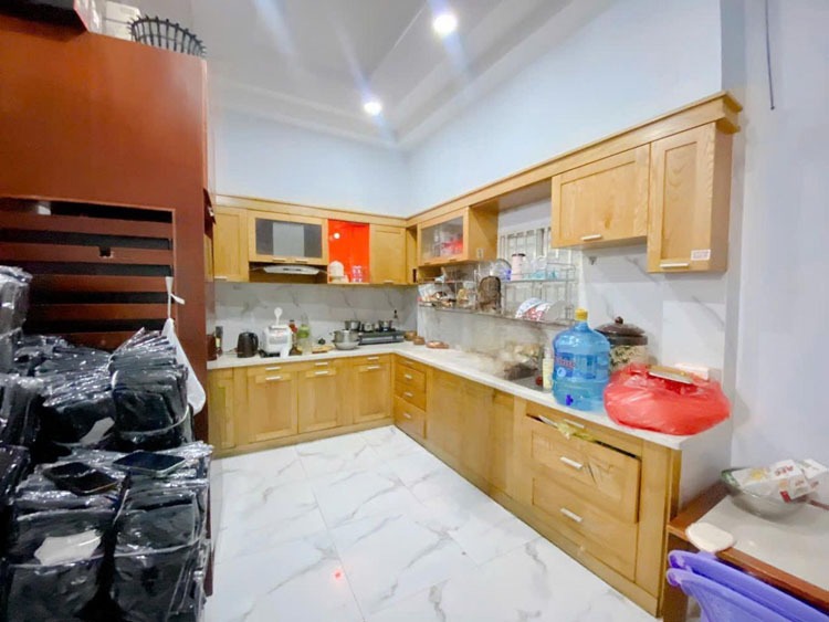 Nhà Mặt Tiền 4 Tầng, Tân Bình - 74m2, Giá 13x Tỷ TL