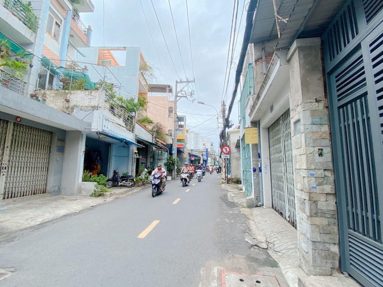 Nhà Mặt Tiền 4 Tầng, Tân Bình - 74m2, Giá 13x Tỷ TL