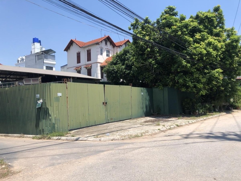 Bán Cắt Lỗ Đất 200m² Có Nhà Kho - Vị Trí Đắc Địa Long Biên