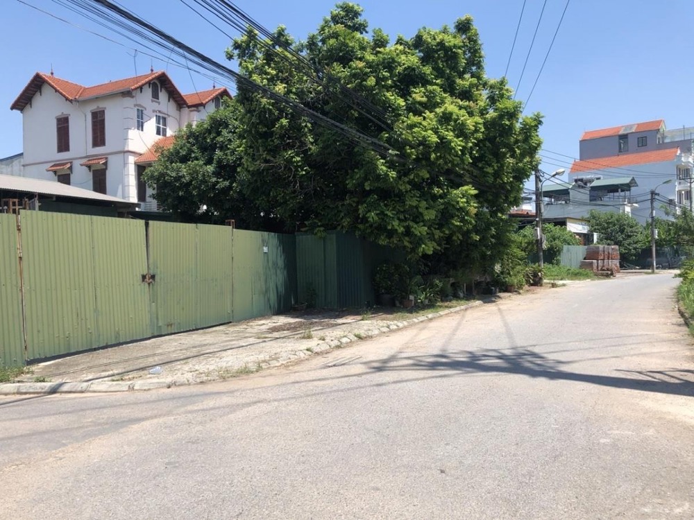 Bán Cắt Lỗ Đất 200m² Có Nhà Kho - Vị Trí Đắc Địa Long Biên