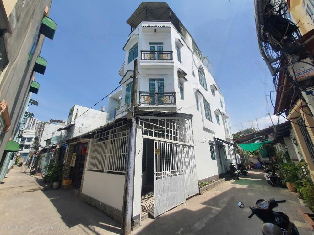 Bán Nhà 2 Mặt Tiền Quận 7 - Vị Trí Đắc Địa, Tiềm Năng Cho Thuê