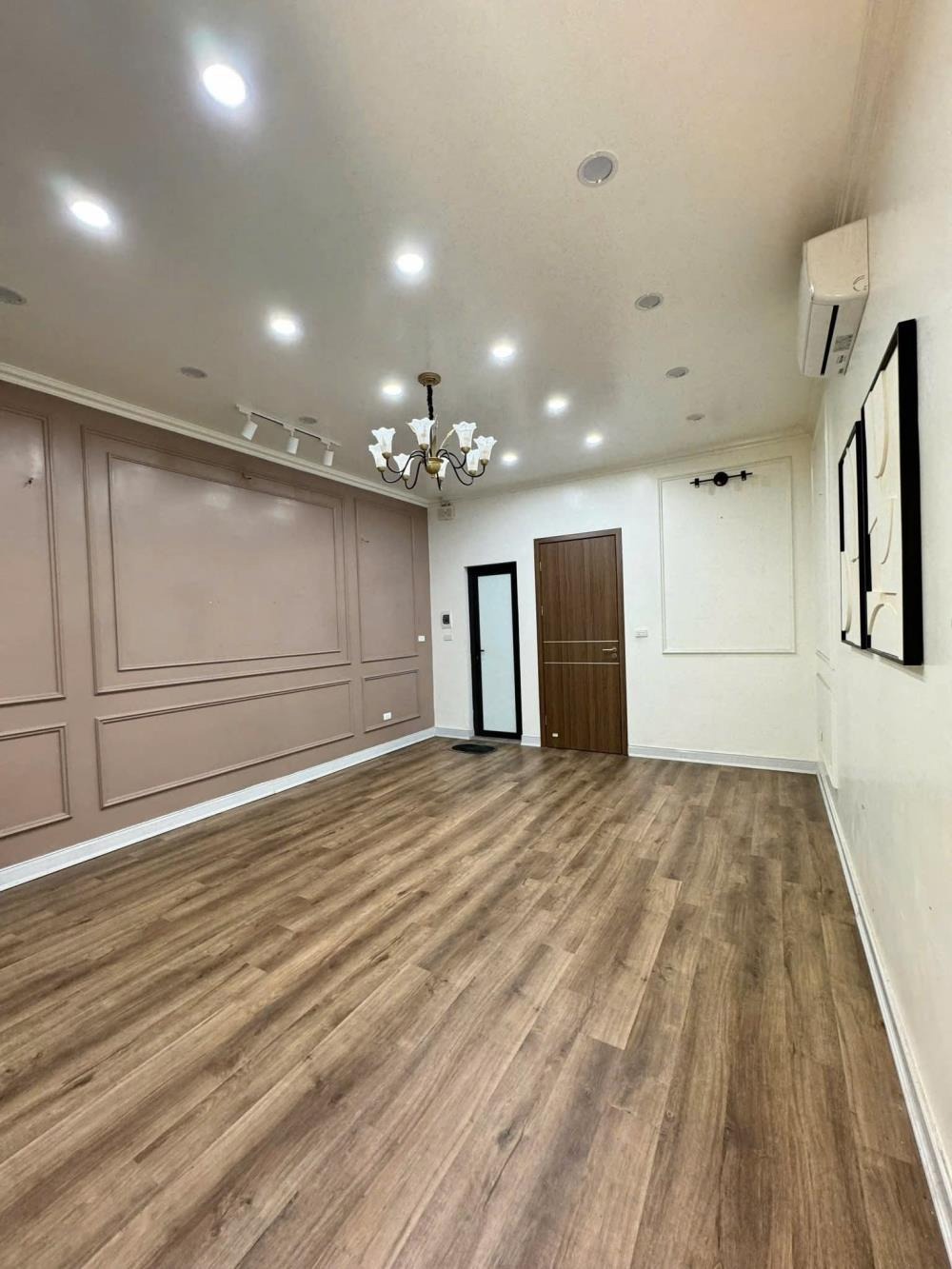 Bán nhà phân lô ô tô cầu giấy 5 tầng, 38m2, giá 17.9 tỷ - Vị trí đắc địa, kinh doanh sầm uất