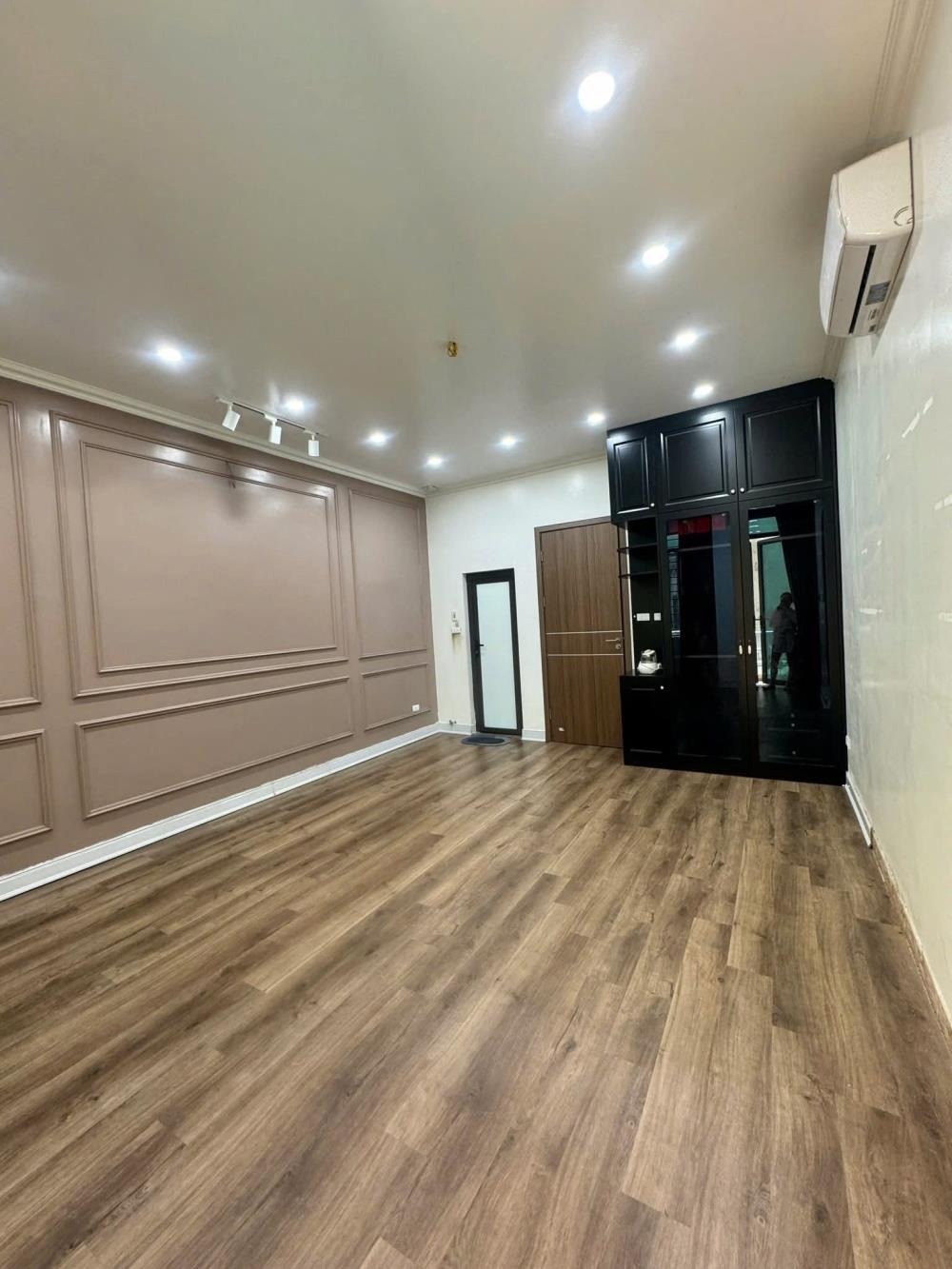 Bán nhà phân lô ô tô cầu giấy 5 tầng, 38m2, giá 17.9 tỷ - Vị trí đắc địa, kinh doanh sầm uất