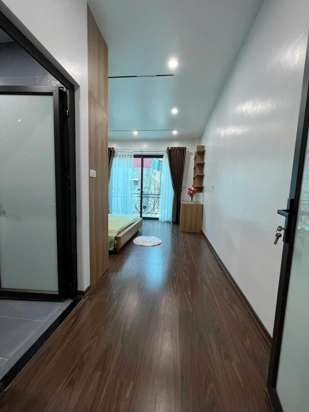 Nhà đẹp Hai Bà Trưng: 50m2, 5 Tầng, Thang Máy, Ngõ Thông