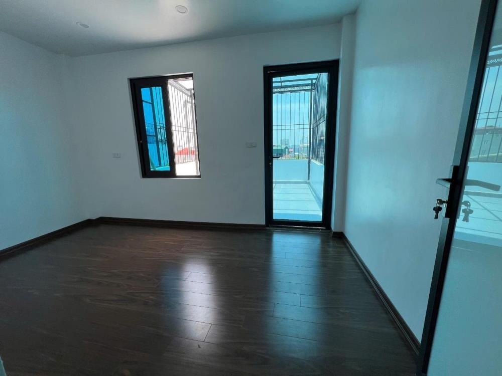 Nhà đẹp Hai Bà Trưng: 50m2, 5 Tầng, Thang Máy, Ngõ Thông