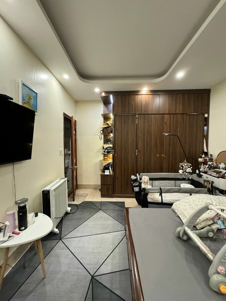 Nhà đẹp thổ cư Đống Đa - Ngõ rộng 40m ô tô, 5 tầng, giá tốt