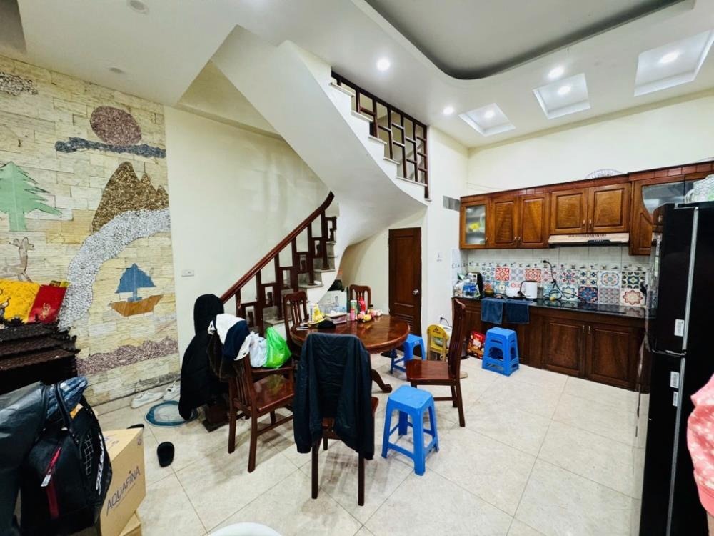 Nhà đẹp thổ cư Đống Đa - Ngõ rộng 40m ô tô, 5 tầng, giá tốt
