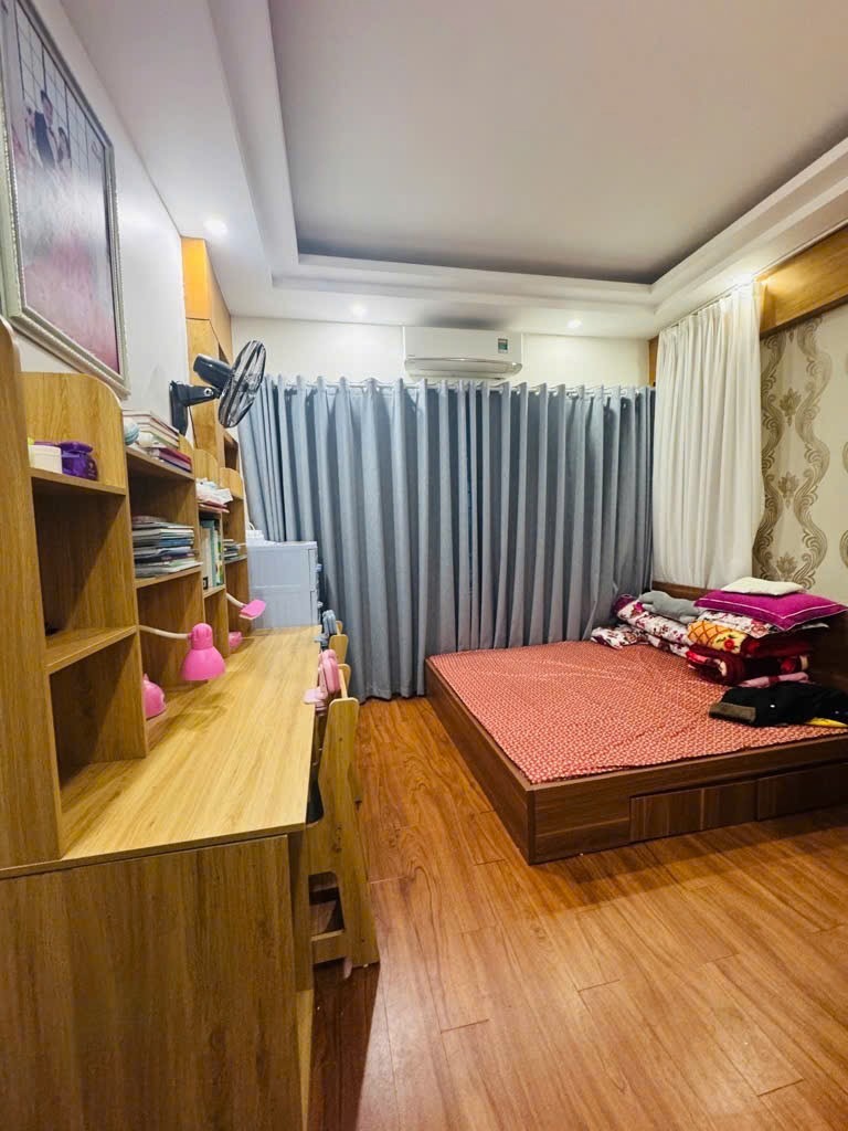 Bán nhà Trần Duy Hưng: Vị trí đẹp, 5 tầng, giá tốt - 0936.446.844