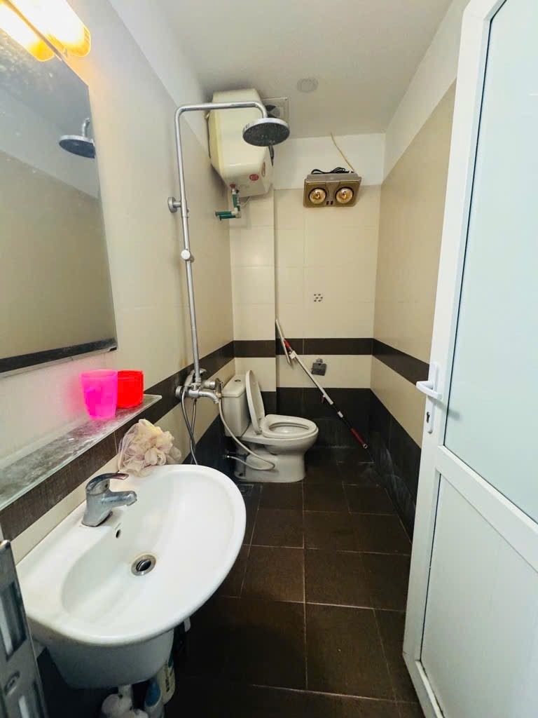 Bán nhà Trần Duy Hưng: Vị trí đẹp, 5 tầng, giá tốt - 0936.446.844