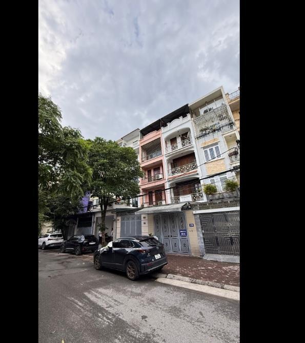 Bán Nhà Phân Lô VIP Trung Kính 80m² - 5 Tầng, Ô Tô Tránh, Kinh Doanh