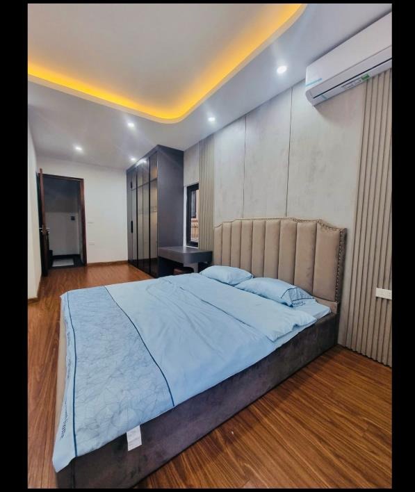 Bán Gấp Nhà Lê Trọng Tấn - Phân Lô, Thang Máy, 3 Mặt Thoáng