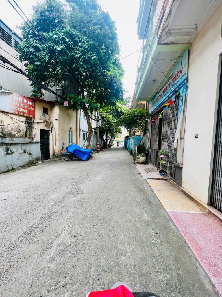 Bán Đất Đức Giang - 70m² - Mặt Tiền 8.3m - Giá 11 Tỷ - Ngõ Ô Tô