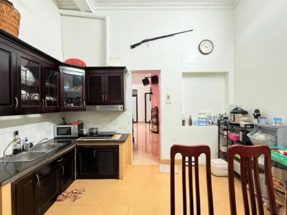 Bán Nhà Phố Đội Cấn - 102m² - An Ninh Tuyệt Đối - Giá Tốt